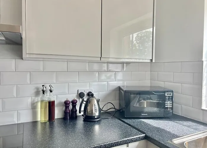 Cozy 2 Bed Townhouse Close To City Walls