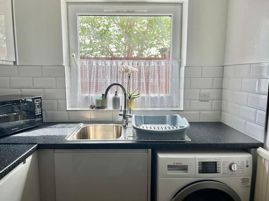 Cozy 2 Bed Townhouse Close To Walls York
